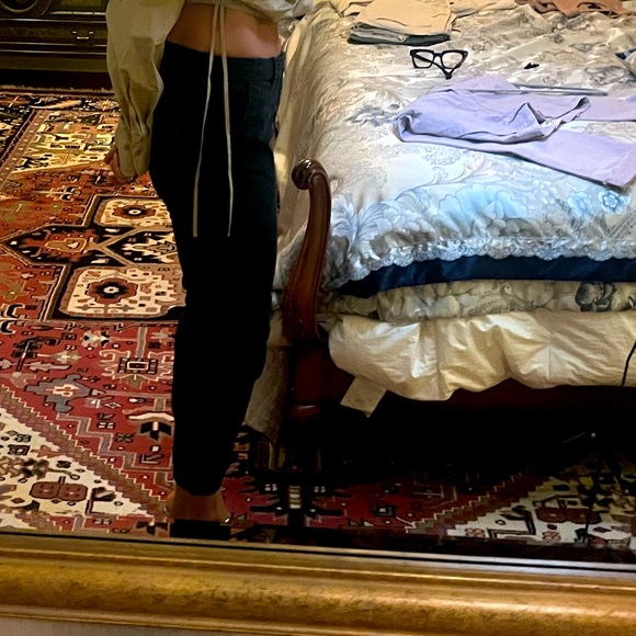 NILI LOTAN black pant size 2 cropped elastic at ankles - Picture 3 of 5